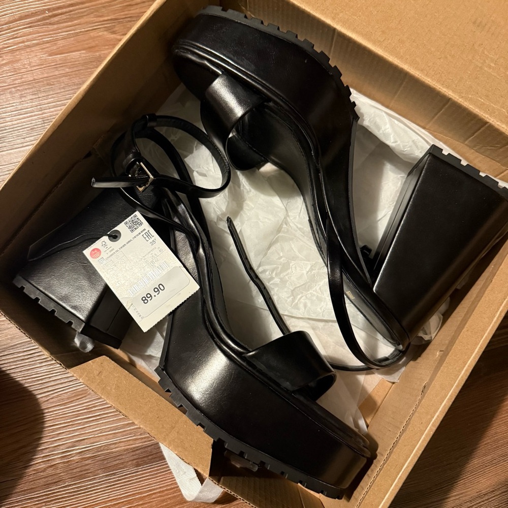 Zara Black Platform Sandals